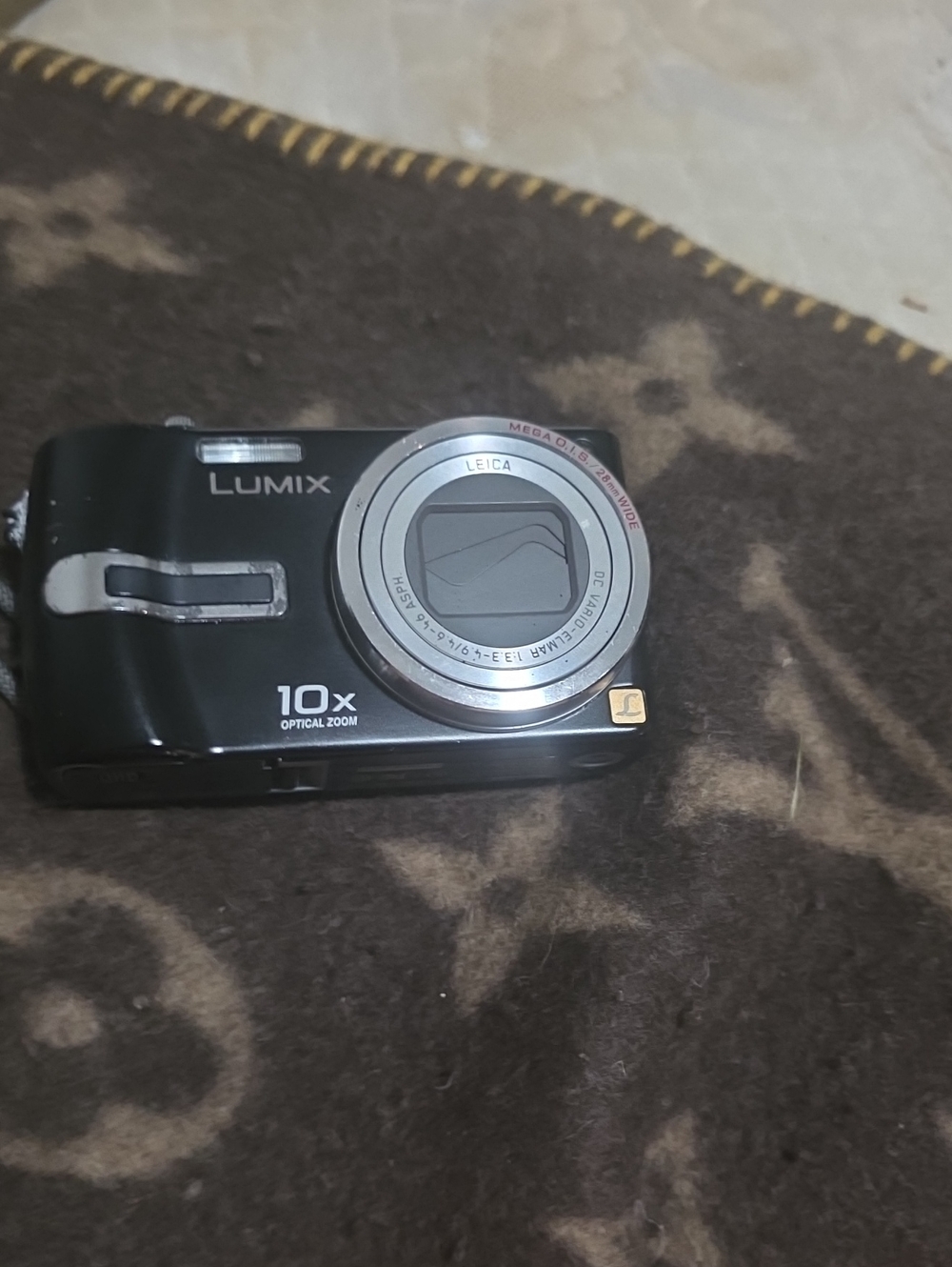 Panasonic Lumix DMC-TZ3 digital camera